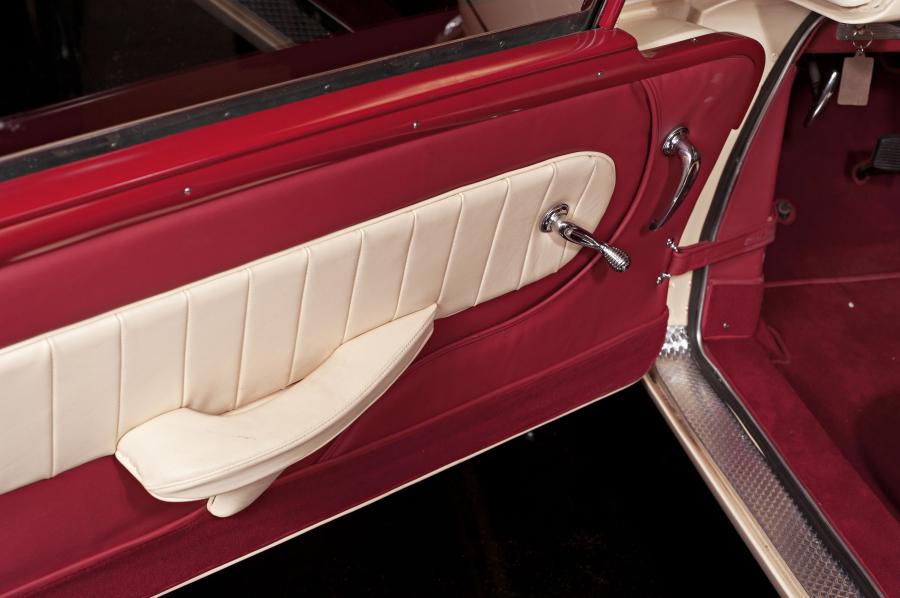 Детали интерьера Hudson Italia Coupe 1954 года  (фото 20 из 37)